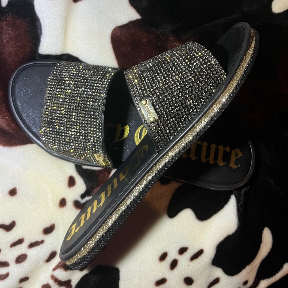 ✨BRAND NEW JUICY COUTURE✨ Black and Gold Bedazzled Women's Slides size 9 - Picture 3 of 6